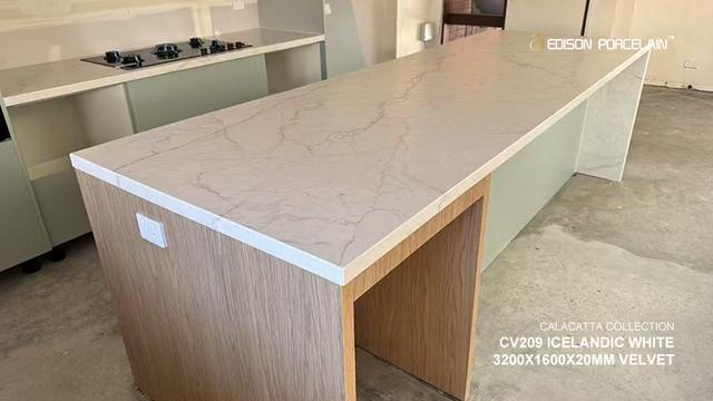 CV209 Исландский белый 3200X1600X20MM БАРХАТ